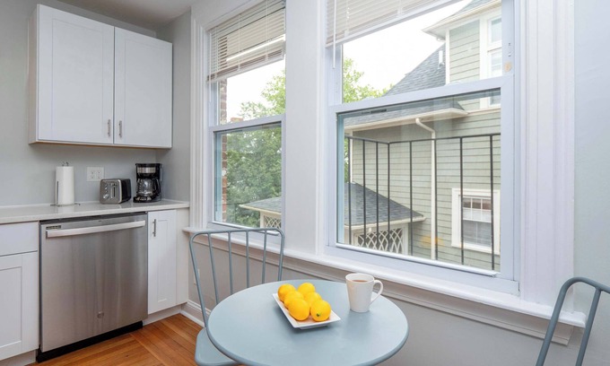 College Hill Apartamento | Jennifer's College Hill Escape, Walk to Brown University