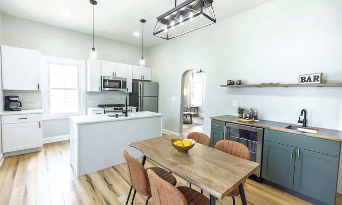 Federal Hill Apartamento | Jennifer's Comfy & Stylish Broadway Escape