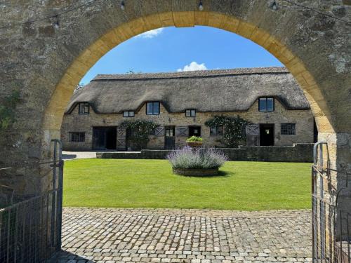 Sherborne Casa | Jerards Stables