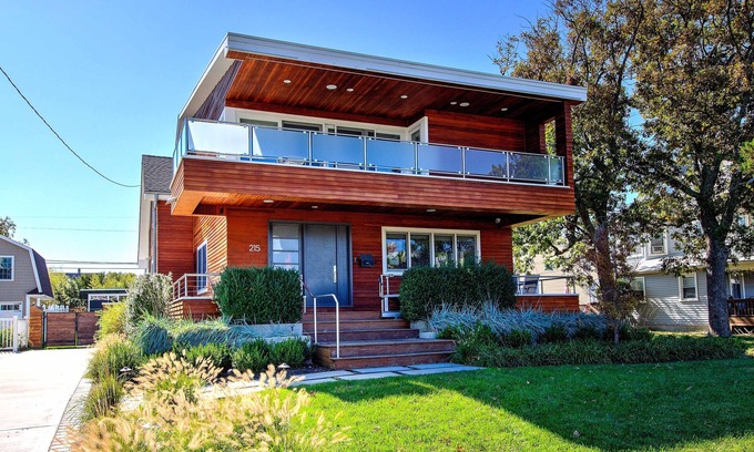 Bradley Beach Casa | Jersey Shore Beach House. ¡VISTA AL OCÉANO! Casa moderna de 4 dormitorios a pie de la playa