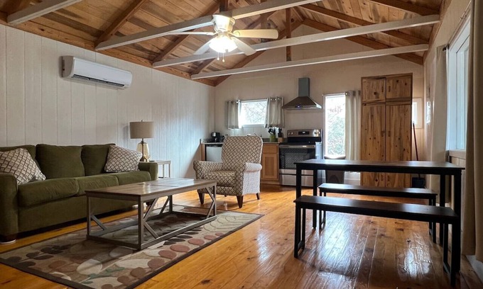 Waynesboro Cabina | Jessie's Hideaway Cherokee Rd