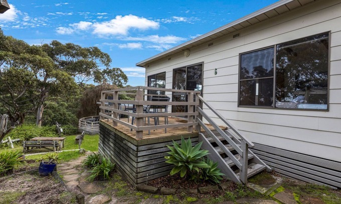 Nungurner Casa | Jetty View: Bellbird Cabin - Feel a sense of nature in this rural environment