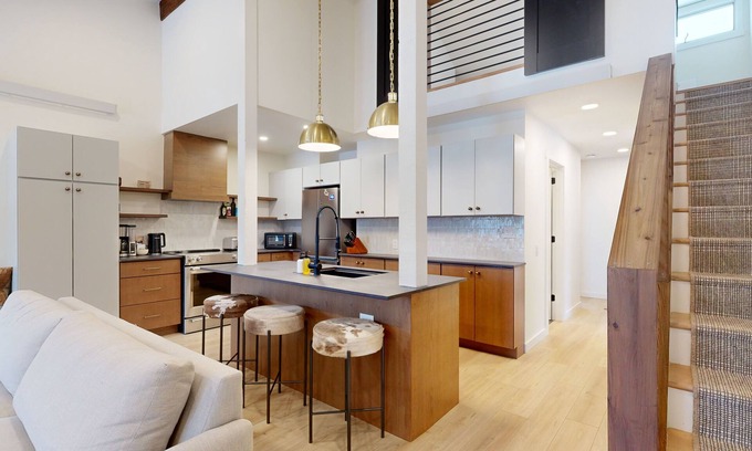 Moose Wilson Road Condominio | JHRL - Hollyhock 2023
