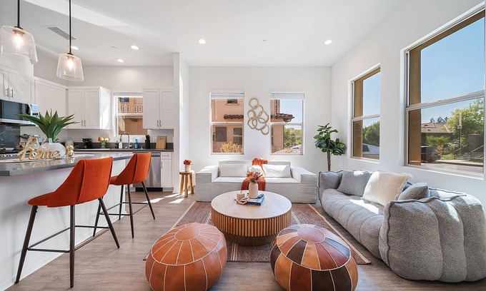 Walnut Casa | Jie’s Walnut Bloom｜Stylish 3B2.5B Residence