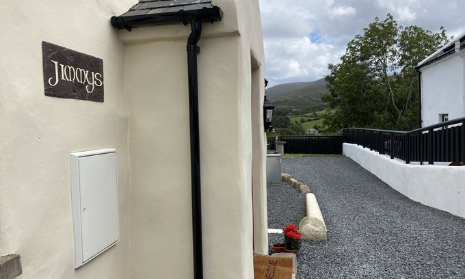 Newry Cabaña | Jimmy's Cottage @ Millers Close