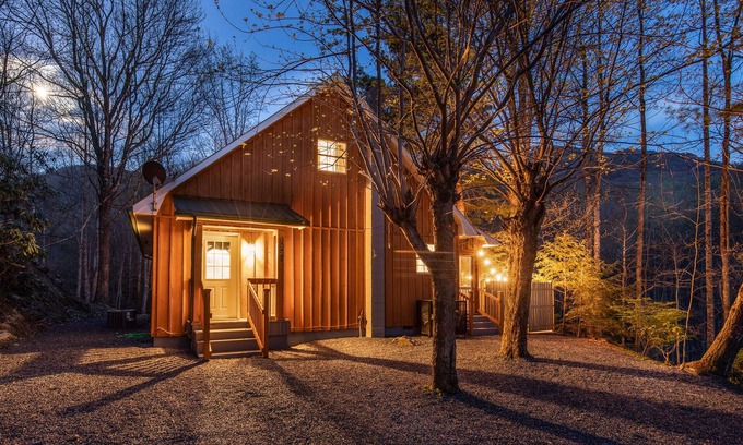 Cosby Cabina | Jireh Mount Cabin | Game Room, Minutes to National Park!