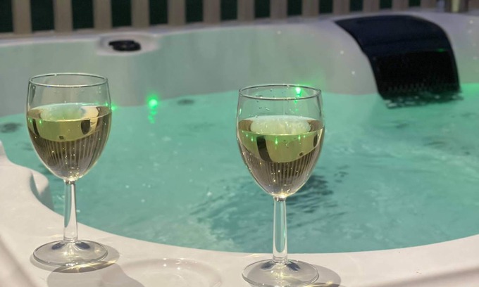 Allerthorpe Cabina | JJs Azelea Lodge With Private Luxury Hot Tub