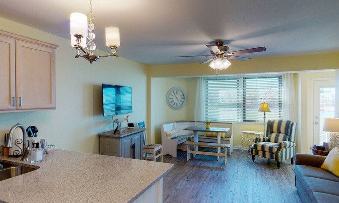 Oak Harbor Condominio | Jo's Hideaway, perfecto para los amantes del lago Erie, pescadores y observadores de aves. Duerme 4