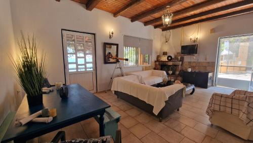 Agios Matthaios Casa | Joanna-Thanos beachfront holiday home