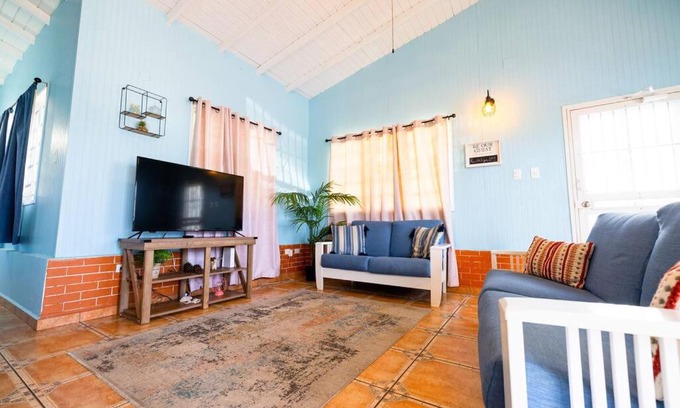 Jobos Apartamento | Jobos Beach Apt #1 near food truck and beach .