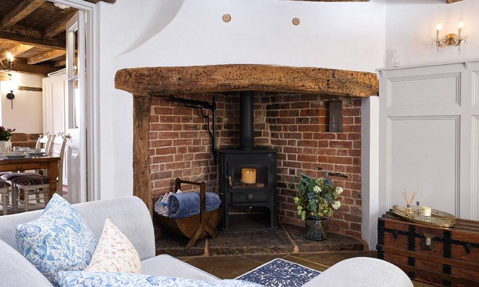Bridgnorth Cabaña | Joe's Cottage - a holiday let that sleeps 6 guests in 3 bedrooms