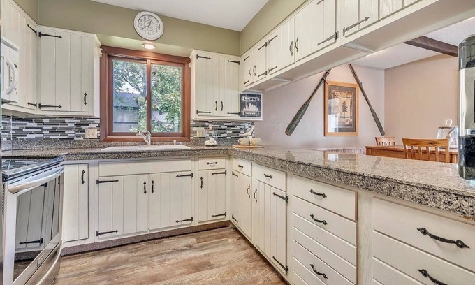 Spirit Lake Casa | JOE’S HIDEAWAY ON EAST OKOBOJI LAKE- WEEKLY RENTAL ONLY SATURDAY-SATURDAY