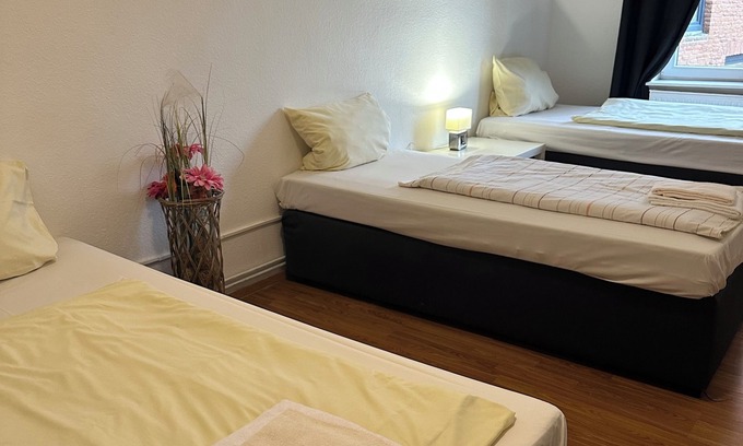 Neumuenster Casa | Johannisstraße 1 W2 - 3 bedrooms with parking space