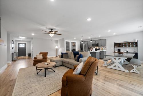 Clarksville Casa | John's Place 1365 Isaiah Drive
