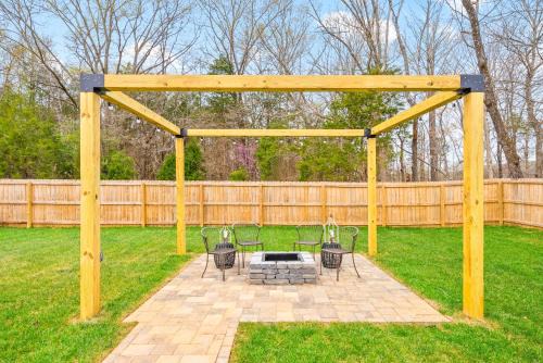 Clarksville Casa | John's Place (1365 Isaiah Drive)