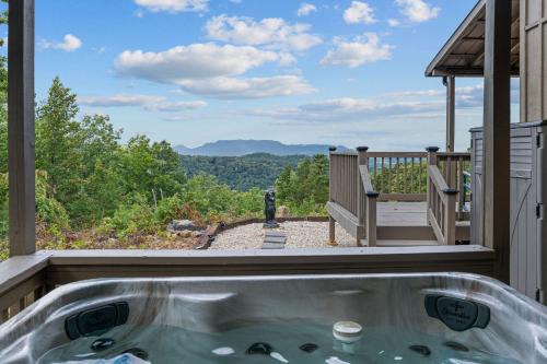 Del Rio Casa | John Wayne View
