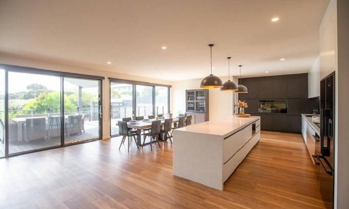 Waterhouse Casa | Johnnies - Sophisticated and Stylish