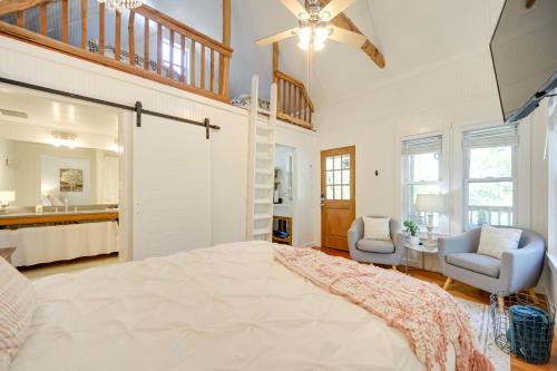 Johnson City Apartamento | Johnson City Studio with Fire Pit on 25 Acres!