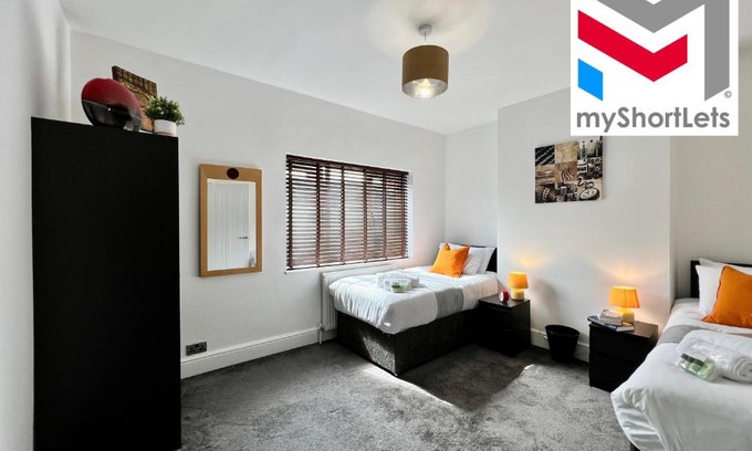 Cleethorpes Casa | Johnson House - Great for Contractors or Family Holidays