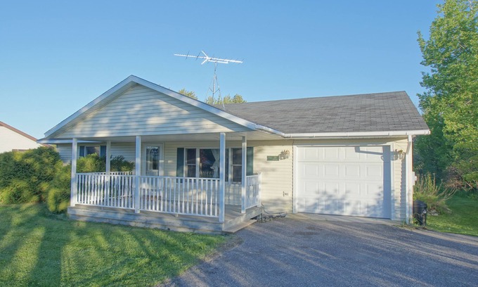 St Ignace Casa | Johnson Up North en St. Ignace