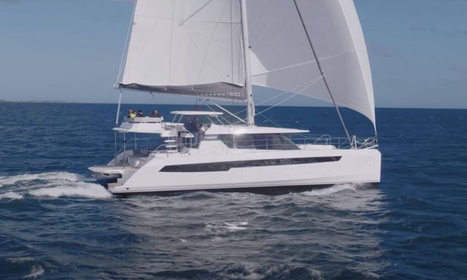 Flag Hill Alquiler De Eote | "Las mejores vacaciones de mi vida" en un velero en el Caribe a bordo del Guiding Light