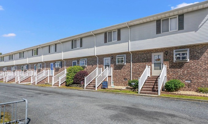 Deep Hole Casa | Joint Venture - Pet friendly; Water views!