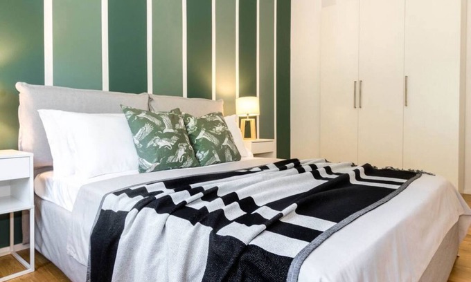 Fiera Casa | ALTIDO Recently Renovated City Life Apartment w/Balcony
