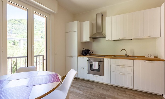 Rapallo Apartamento | JOIVY Lele Apartment With Swimming Pool