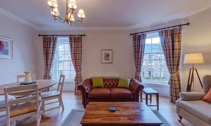 Stockbridge Apartamento | JOIVY Luxury New Town Apartment