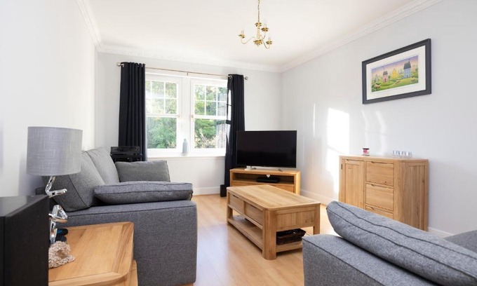 Dunbar Apartamento | JOIVY Modern Flat with Free Parking