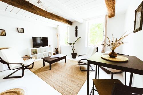 Bargemon Apartamento | Joli 2P - Piscine & Parking