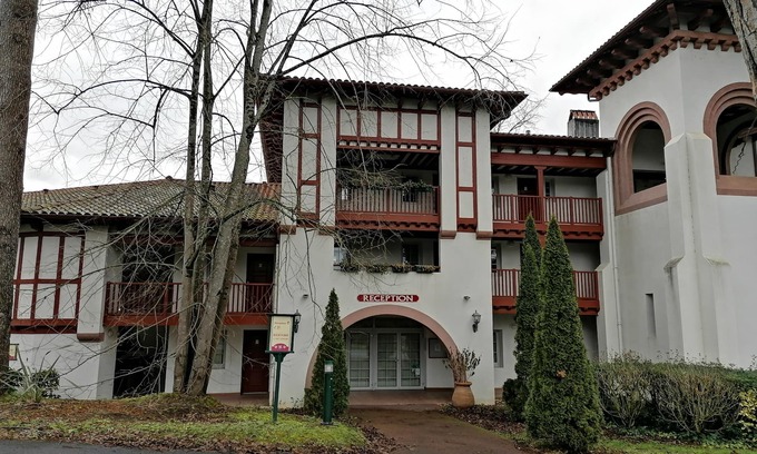 Saint-Jean-Pied-de-Port Apartamento | Joli Appartement Moderne Saint Jean Pied de Port