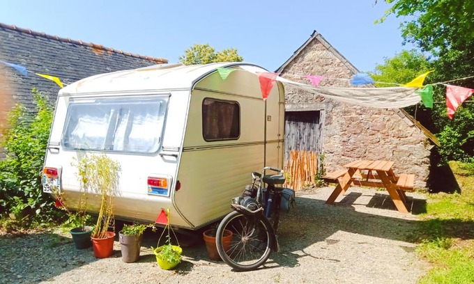 Saint-Brandan Otro | Jolie caravane vintage