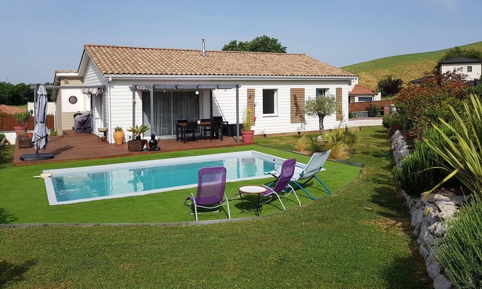 Sainte-Foy-d'Aigrefeuille Casa | Jolie Maison 3 Chambres Avec Jardin et Piscine