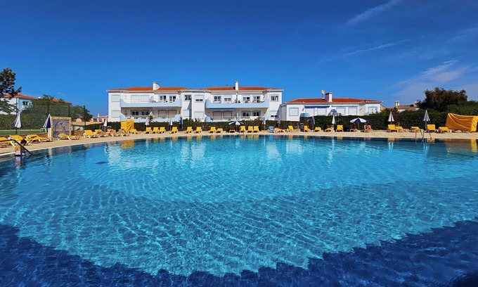 Portimao Casa | Jolie Maison Située à Portimao, 3 Piscines, Jacuzzi, Tennis, 5mn des Plages