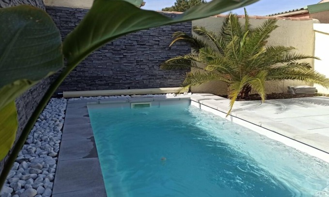 Marignane Cama Y Desayuno | Jolie Suite Privée, Proche Aéroport