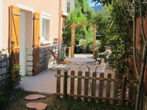 Millau Apartamento | Jolie T2 rénové avec jardin clos et parking privé