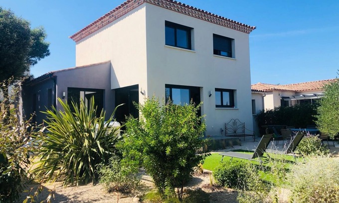 Poulx Villa | Jolie Villa Contemporaine Dans UN Quartier Très Calme EN Face DE LA Garrigue