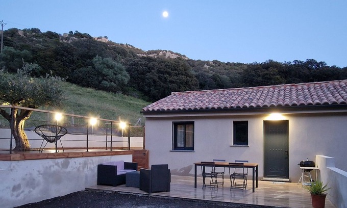 Sartene Casa | Jolie Villa Neuve à la Campagne Dans un Coin Cosy, Calme et Paisible