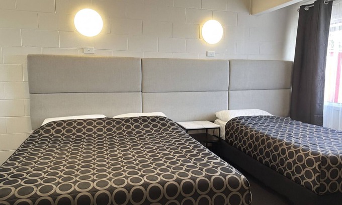 Casula Hotel | Jolly Knight Motel