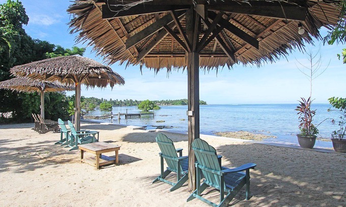 Catangnan Hotel | Jonas & Twins Resort