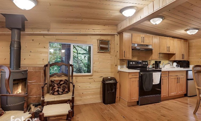 Duvall Cabina | Cozy Cabin: Renovated on 22 Acres