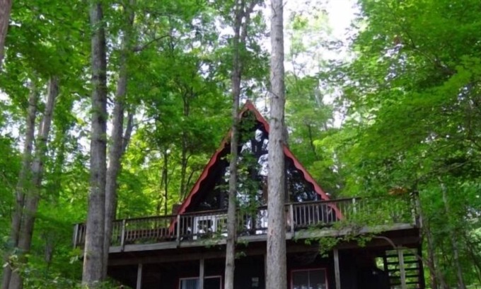 North Shore Casa | Jordan's Chalet - Wifi, A-Frame Chalet, Great View.
