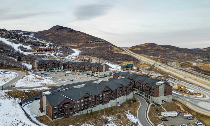 Park City Cabaña | Jordanelle Sunrise Modern Condo, Gondola Access, Year-round Outdoor Fun
