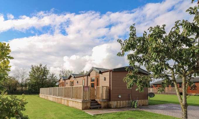 Newton on Derwent Cabaña | JORVIK LODGE, with hot tub in Wilberfoss