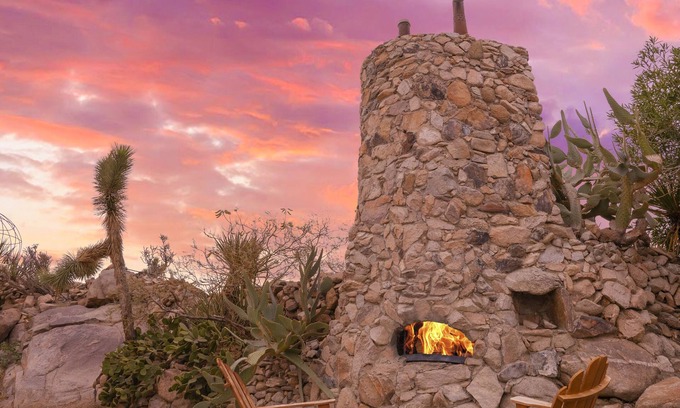 Joshua Tree Highlands Casa | Joshua Tree, National Park Entrance, Views, Cowboy Tub, Cold Plunge, Fire Pit