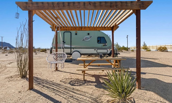 Joshua Tree Casa | Joshua Tree Village Campground - Glamping Retreat