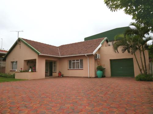 Bluff Casa | JoThams Bed & Breakfast or Self-catering