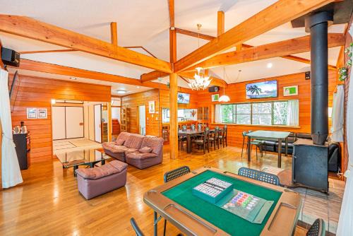 Tsumagoi Casa | JoYSOUNDカラオケBBQや麻雀セット完備断崖の上に建てられた大型貸別荘
