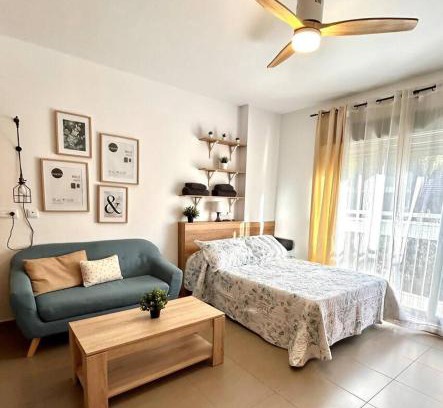 Santiago y Zaraiche Apartamento | Juan Carlos I - Más que apartamentos